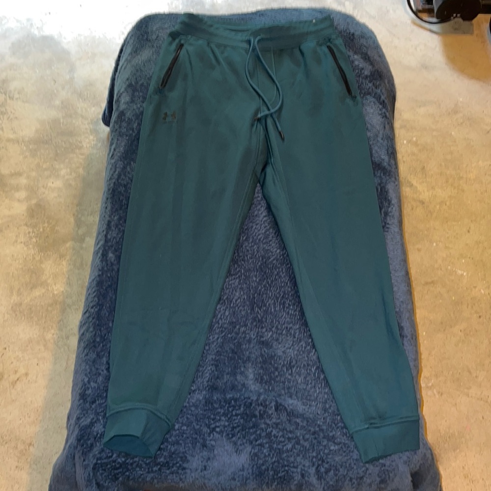 Men’s large under Armour tidal blue joggers
